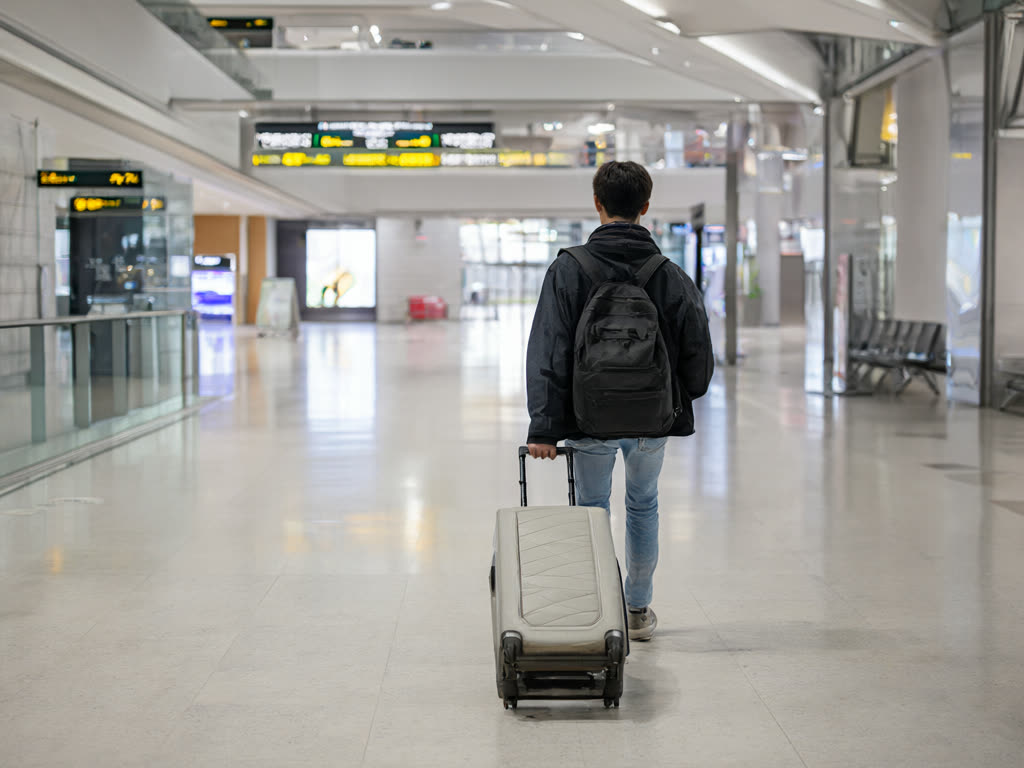 ¿Se puede comprar una SIM o una eSIM en el aeropuerto al llegar a Japón?