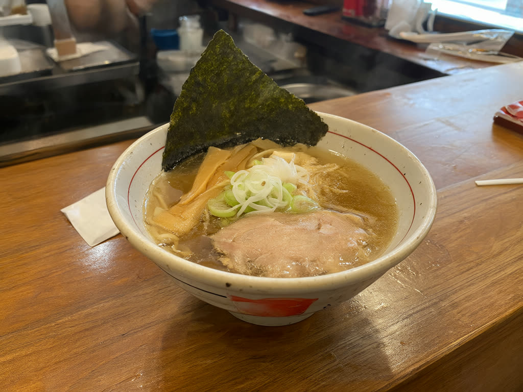 Solo me fío del ramen que me eligió una IA: 10 cuencos de Tokio sacados de 14 publicaciones de viajeros